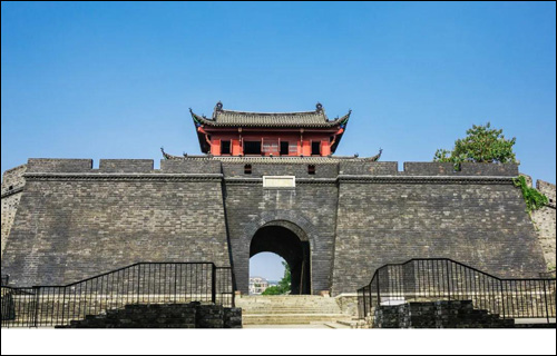 起义门下传递爱绿情,展望江城山青水绿的美好明天-武汉全民义务植树网 起义门下传递爱绿情,展望江城山青水绿的美好明天-武汉全民义务植树网