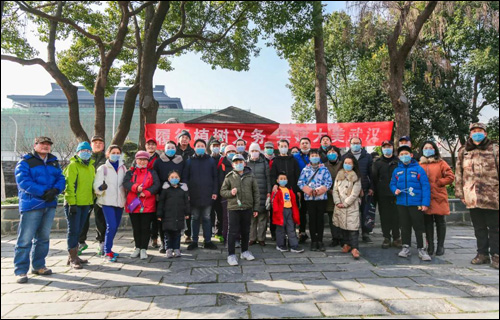 起义门下传递爱绿情,展望江城山青水绿的美好明天-武汉全民义务植树网 起义门下传递爱绿情,展望江城山青水绿的美好明天-武汉全民义务植树网